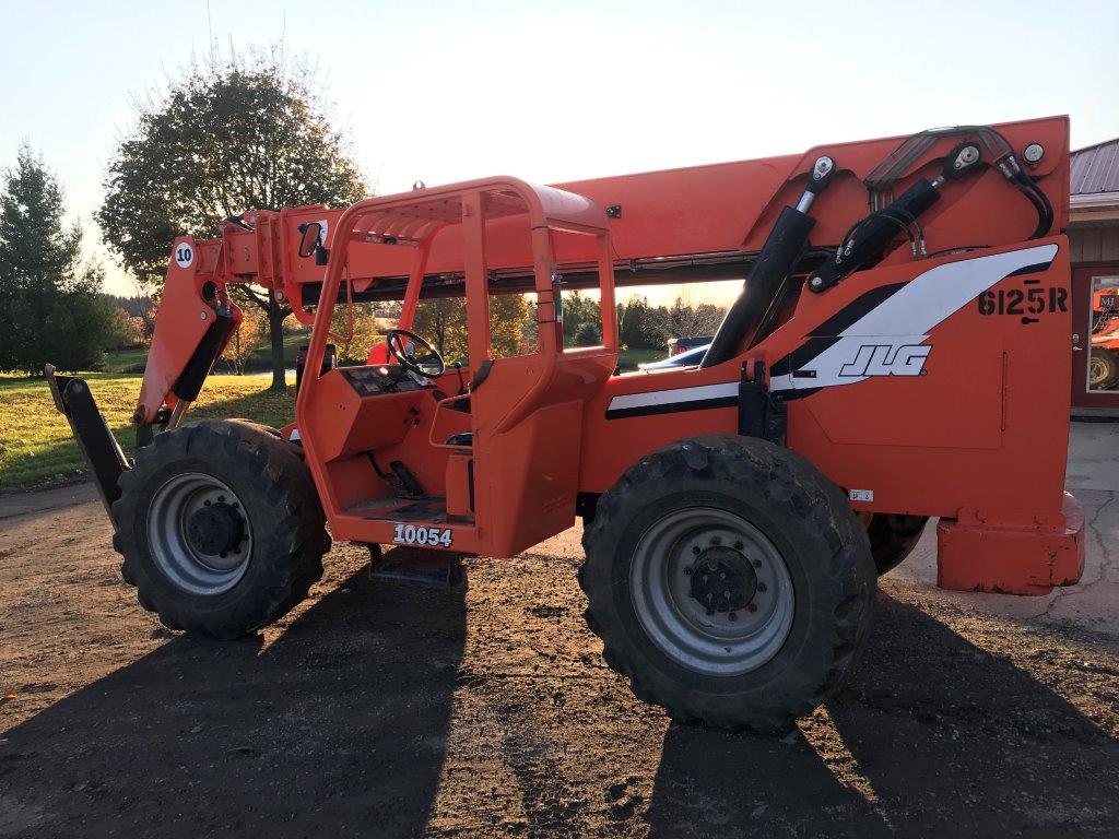Side View of 10054 JLG Skytrak Telehandler Skytrak JLG Telehandler 2004 10054 Model for Sale in Wisconsin