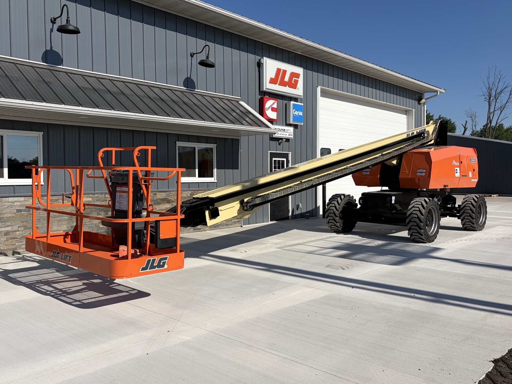 2016 JLG 800S Boom Lift front view left