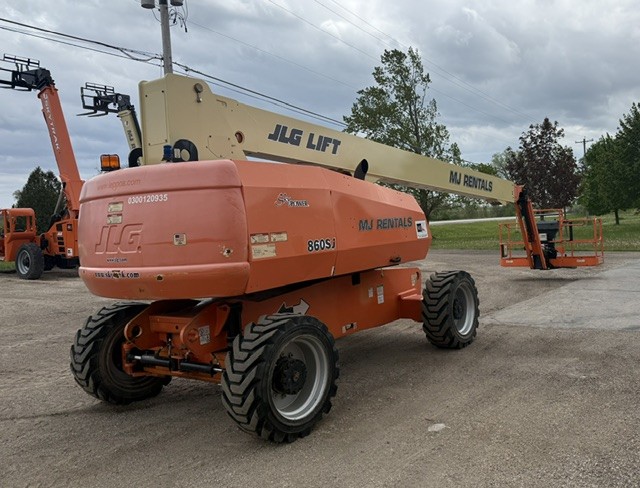 JLG 860SJ 2019 recon rear-side view