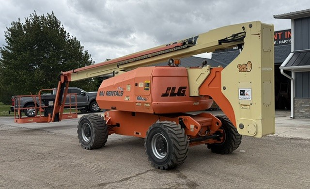 2010 JLG 800AJ Boom Lift back view