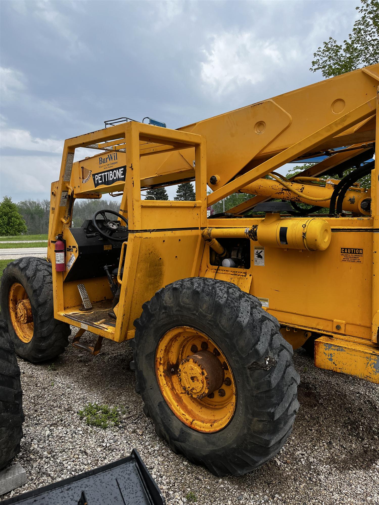 1998 Pettibone Model 668 Cab Side Back View 1998 Pettibone Model 668 for sale Wisconsin