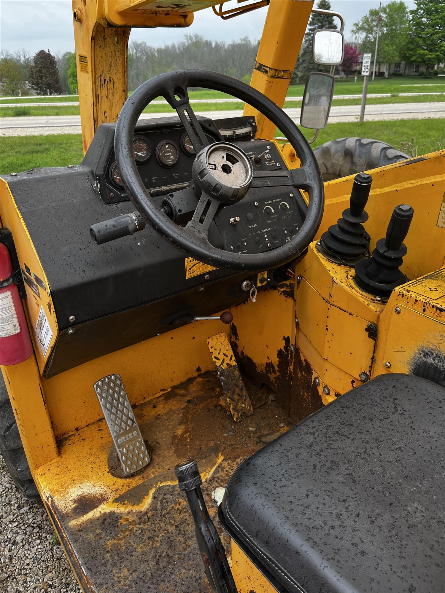 1998 Pettibone Model 668 Cab View 1998 Pettibone Telehandler Model 668 for sale in Southeastern Wisconsin