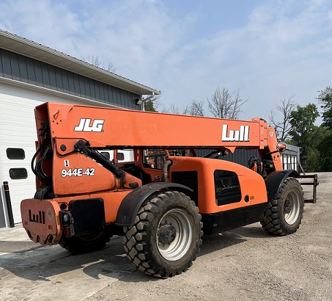 2005 LULL 944E-42 Telehandler back 2005 LULL 944E-42 Telehandler back