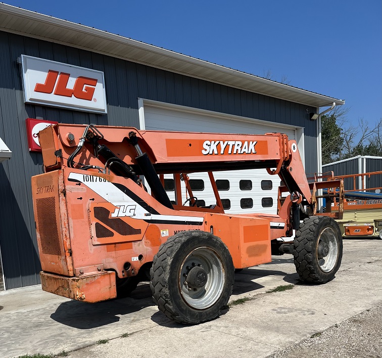 2013 SKYTRAK 8042 Back 2013 SKYTRAK 8042 Back