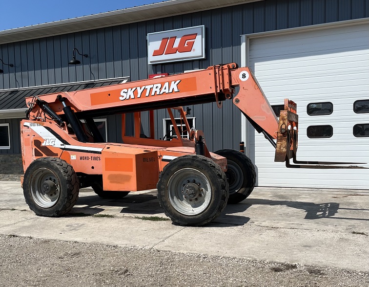 2013 SKYTRAK 8042 Side 2 2013 SKYTRAK 8042 Side 2