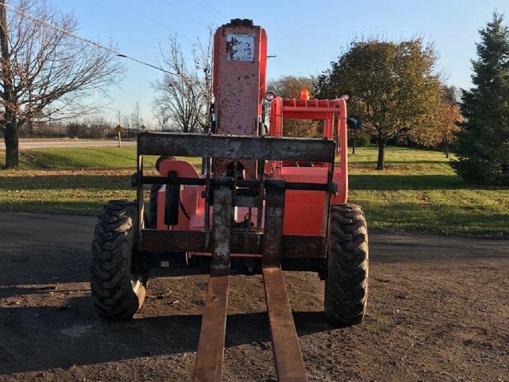 Front View of Skytrak Telehandler 6042 Skytrak Telehandler Model 6042 for Sale in Wisconsin