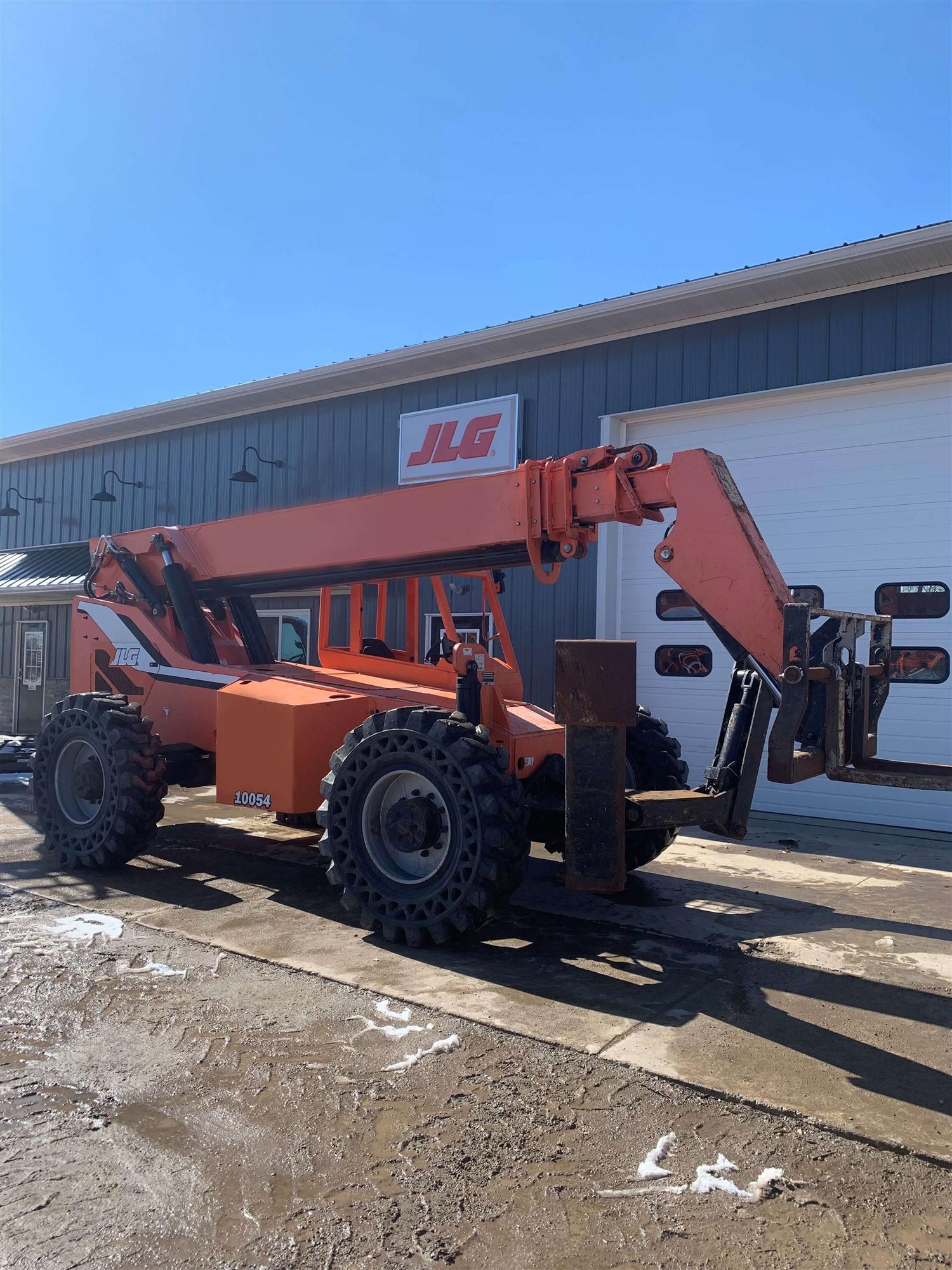 2014 Skytrak Model 10054 Side View 2014 Skytrak Model 10054 for sale in Wisconsin