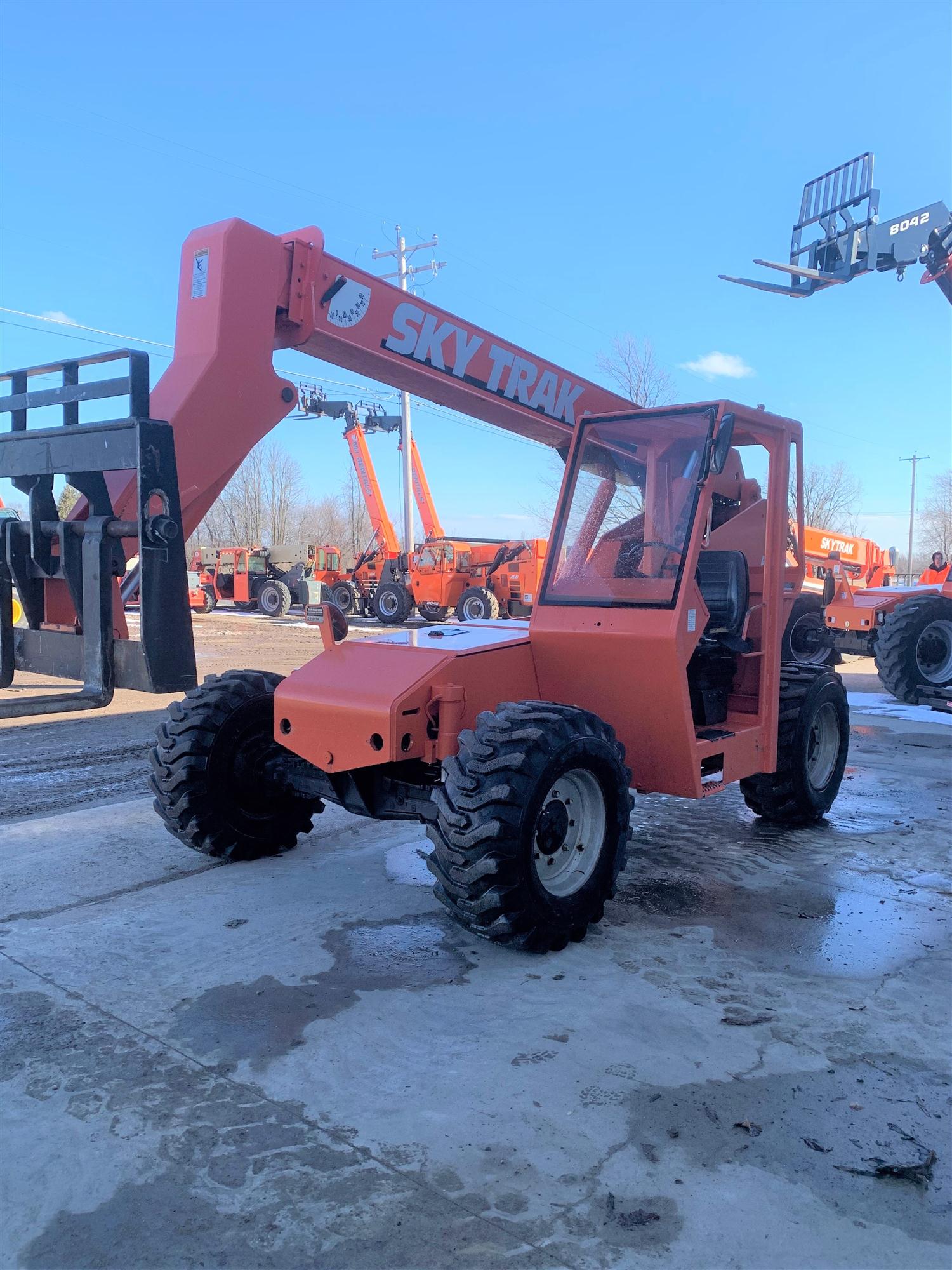 2002 Skytrak Model 5028 Telehandler Cab 2002 Skytrak Model 5028 Telehandler Cab