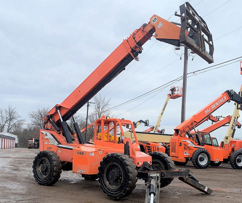 2008 Skytrak 10054 Side View Skytrak 2008 Telehandler for Sale WI