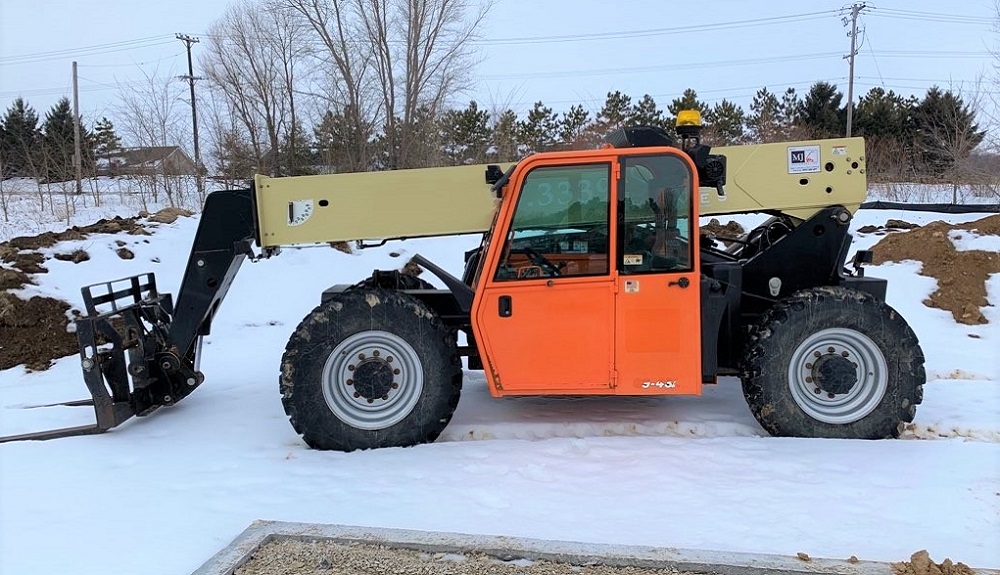 Preowned 2013 JLG Telehandler G9-43A Side View Preowned 2013 JLG Telehandler G9-43A Side View
