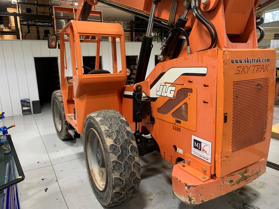 Skytrak 6042 Back View Used Skytrak 6042 telehandler for sale in WI