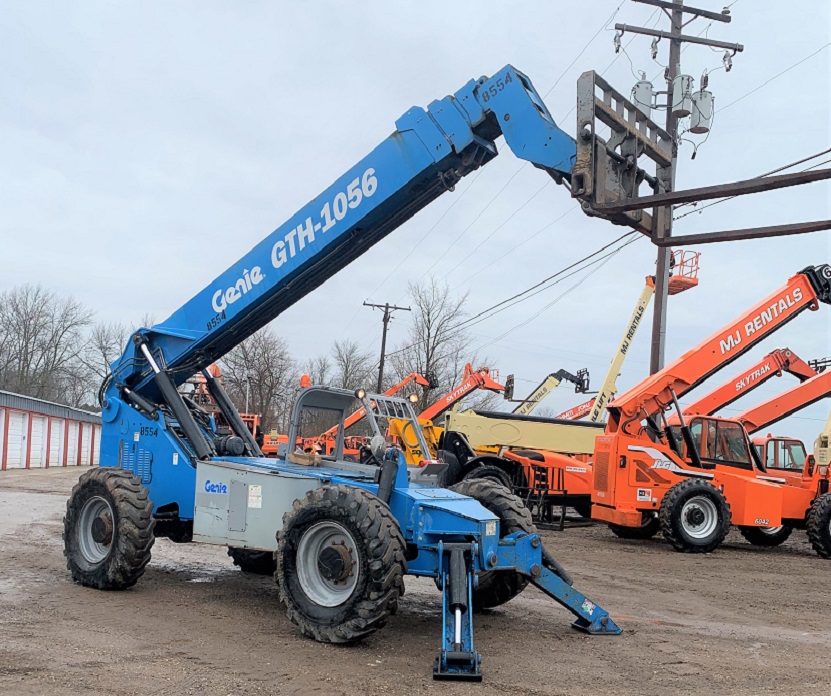 Genie GTH-1056 Side View 2014 Genie Telehanlder for sale in WI